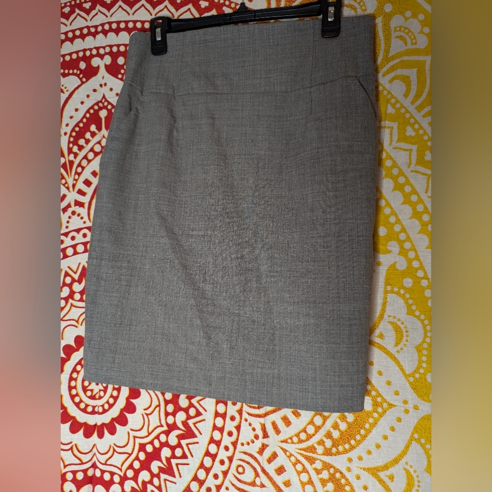 Banana Republic Elegant Gray Pencil Skirt With Pockets
